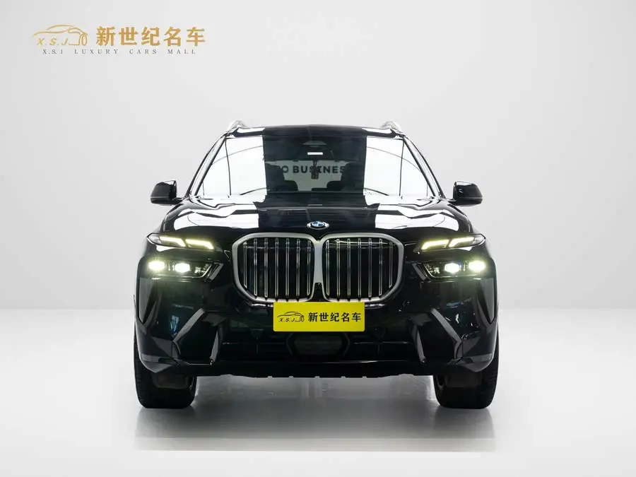 بي إم دبليو X7 2023 طراز xDrive40i حزمة M الرياضية الفاخرة