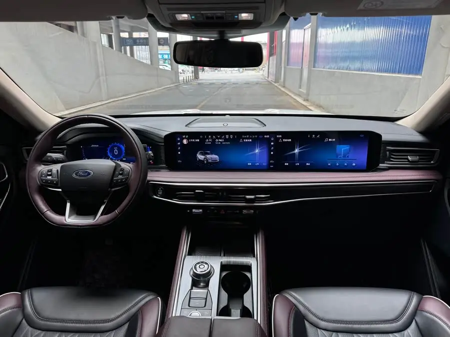 مستكشف 2023 نسخة EcoBoost 285 دفع رباعي تيتانيوم 6 مقاعد