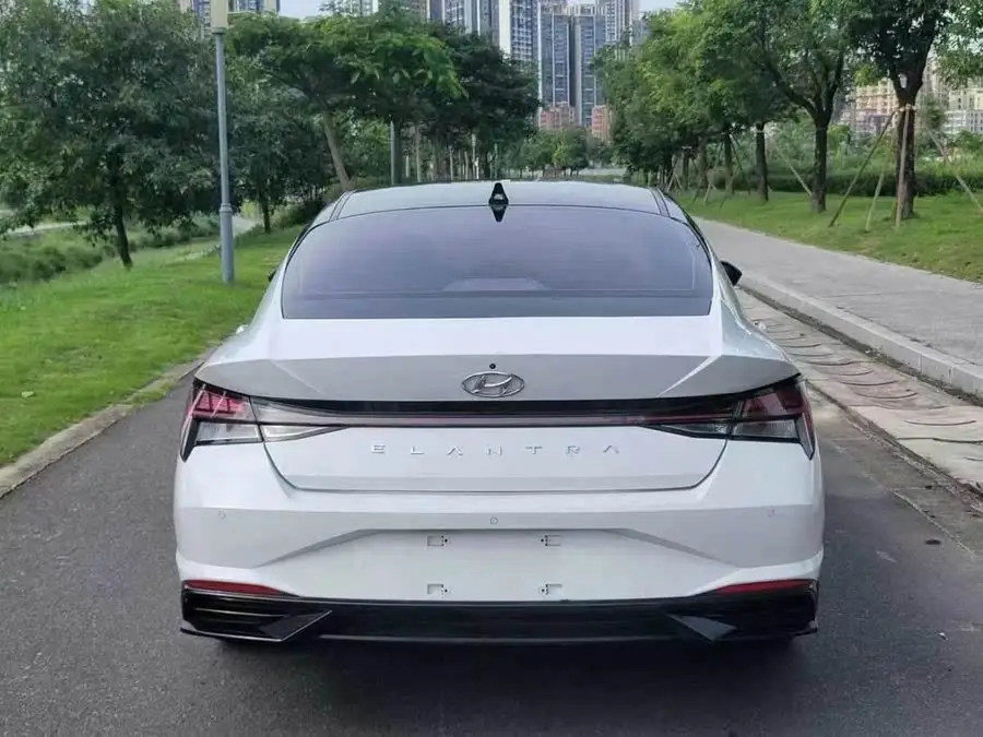 Elantra 2022 1.5L CVT LUX Premium Edition