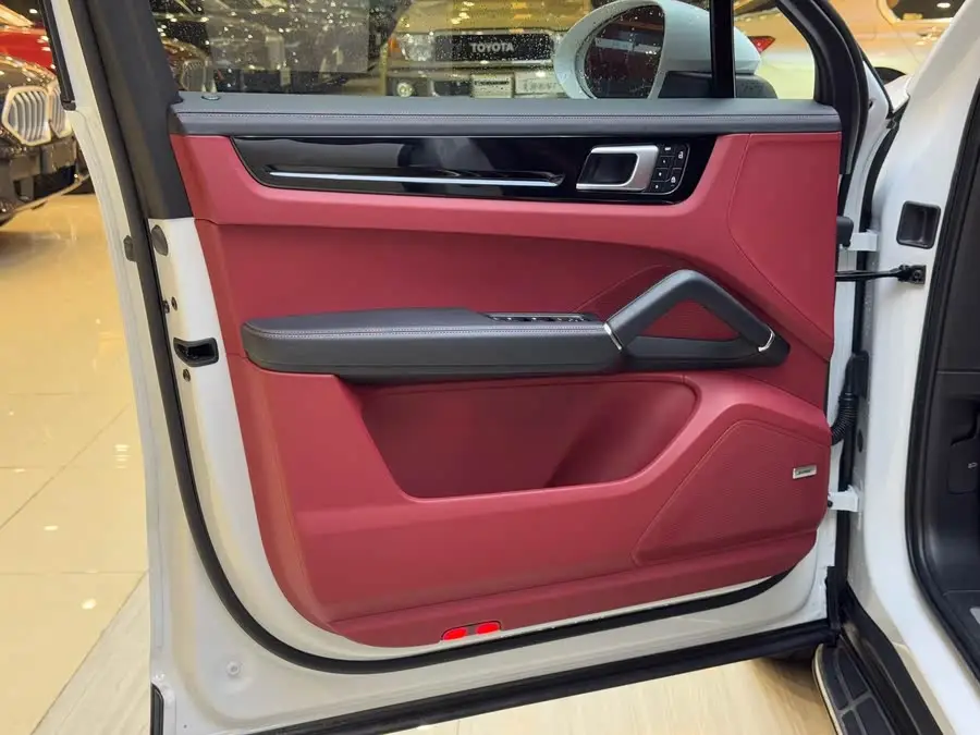 2022 Cayenne 3.0T Platinum Edition