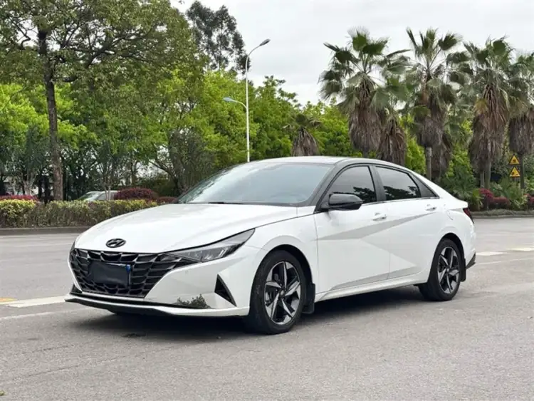 Elantra 2022 1.5L CVT LUX Premium