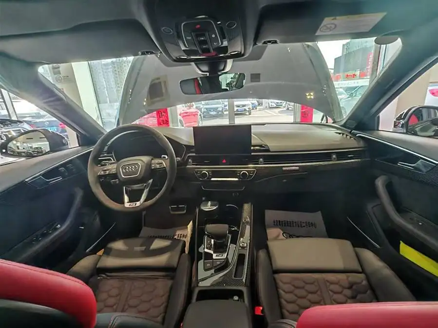 أودي RS 4 2024 RS4 أفانت إصدار بريستيج