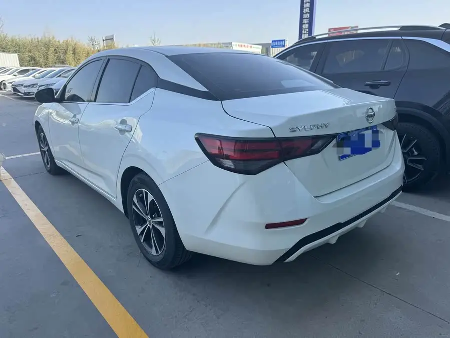 2022 نيسان سيلفي 1.6L XL CVT إصدار استمتع