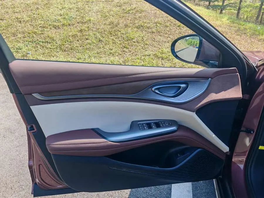 Sealion 2023 DM-i 1.5L 121km Premium