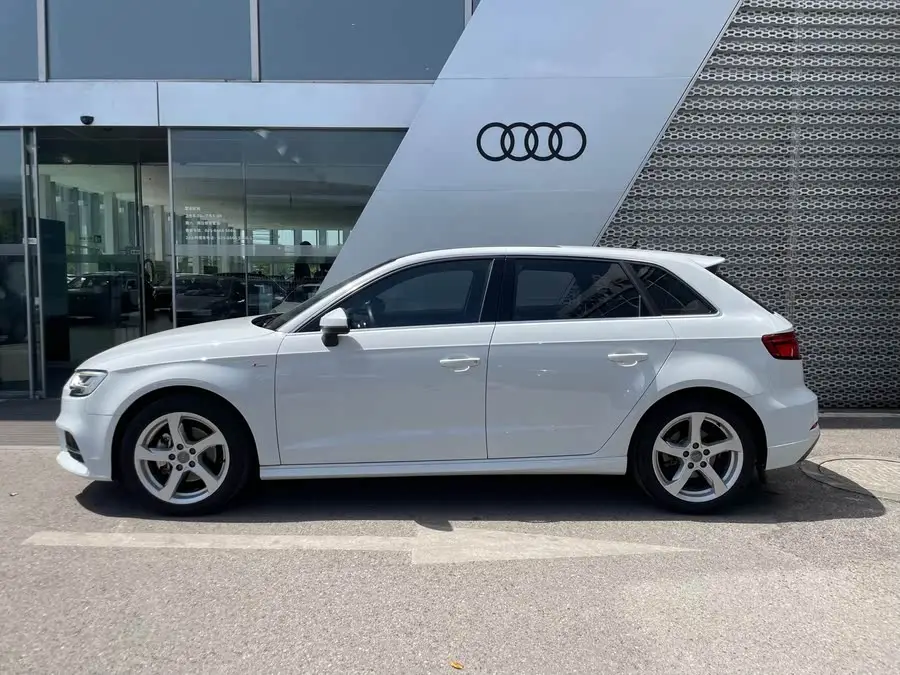 أودي A3 2020 سبورت باك 35 TFSI نسخة الموضة الوطنية VI