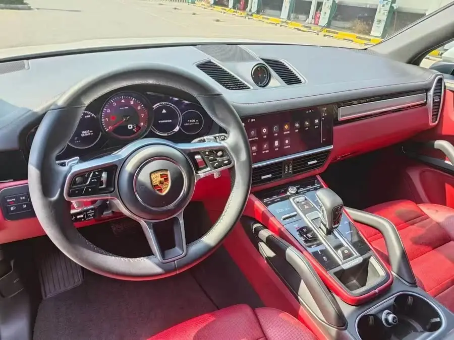 2023 Cayenne 3.0T Platinum Edition