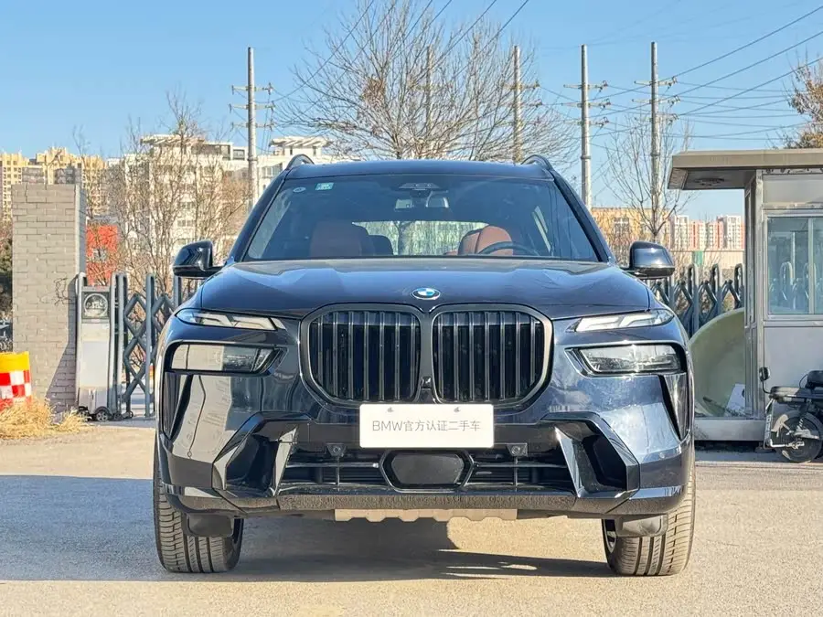 بي إم دبليو X7 2023 xDrive40i حزمة M الرياضية التنفيذية