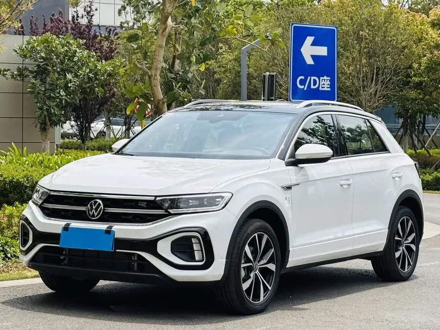 T-ROC 2024 طراز 300TSI DSG دفع ثنائي إصدار مطاردة الضوء