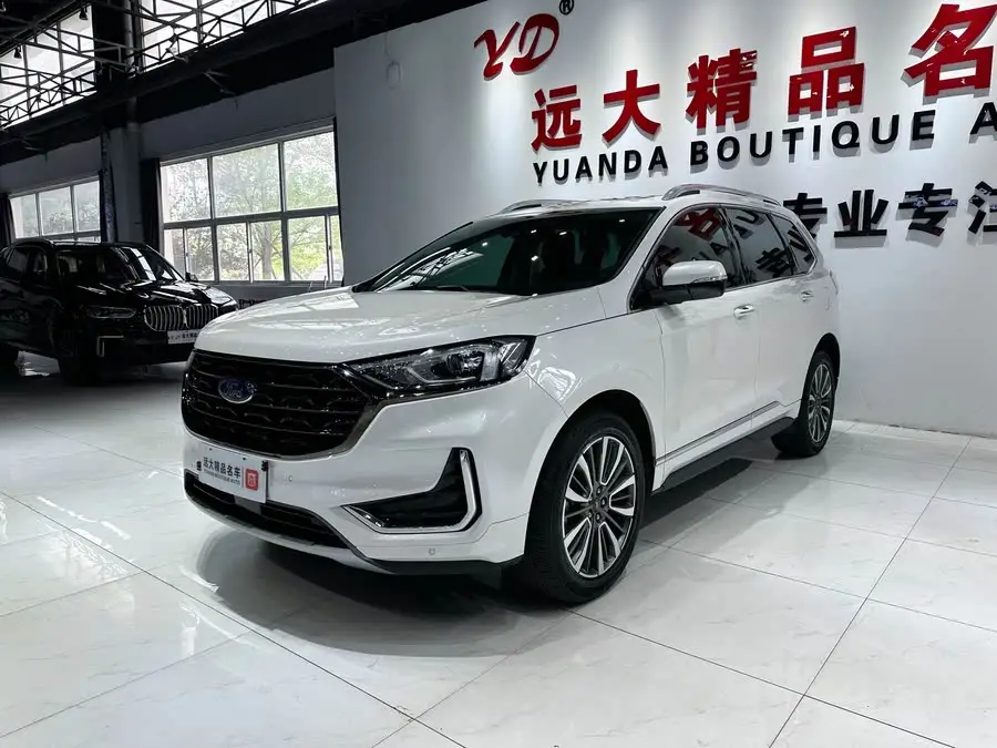 2021 Ford Edge PLUS EcoBoost 245 Two-Wheel Drive High-End 7-Seater