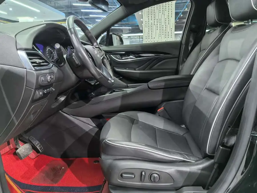 إنفيجن 2022 طراز 652T دفع رباعي فئة رئيسية 6 مقاعد