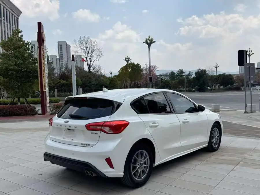 2020 فورد فوكس 2.0 إيكو بوست 180 أوتوماتيكي ترند