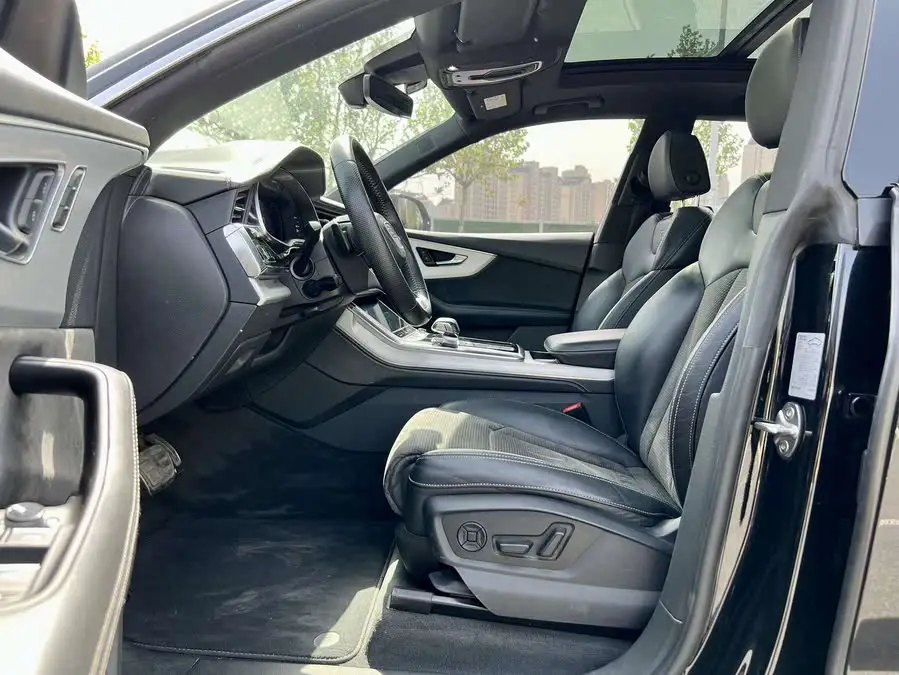 أودي Q8 2019 55 TFSI الفاخرة الديناميكية