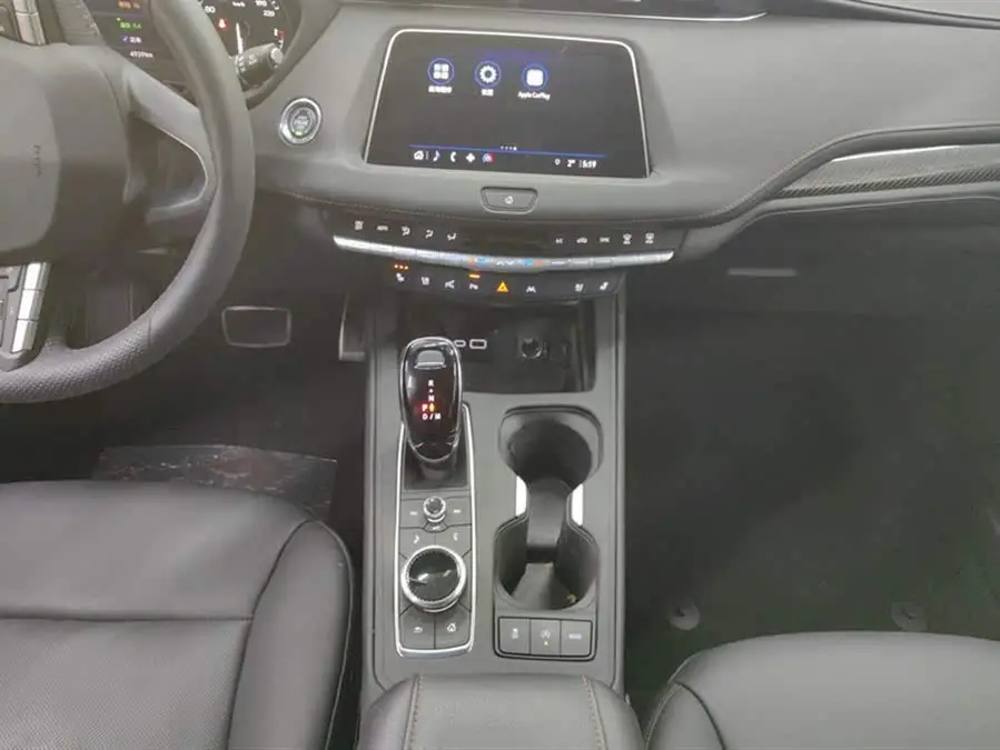 Cadillac XT4 2022 28T AWD Platinum