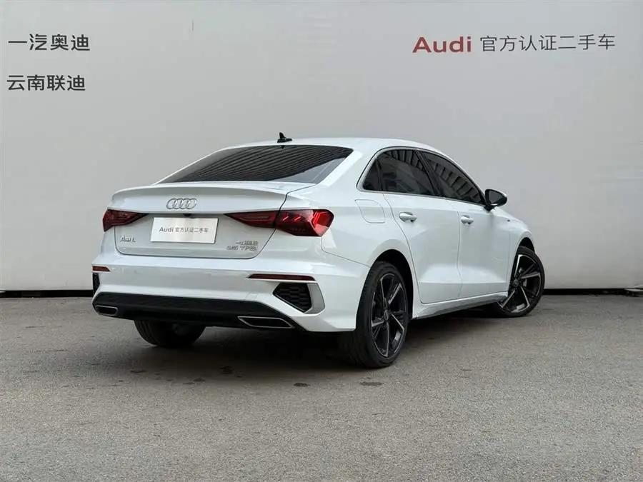 أودي A3 طراز 2021 A3L ليموزين 35 TFSI النسخة الرياضية العصرية