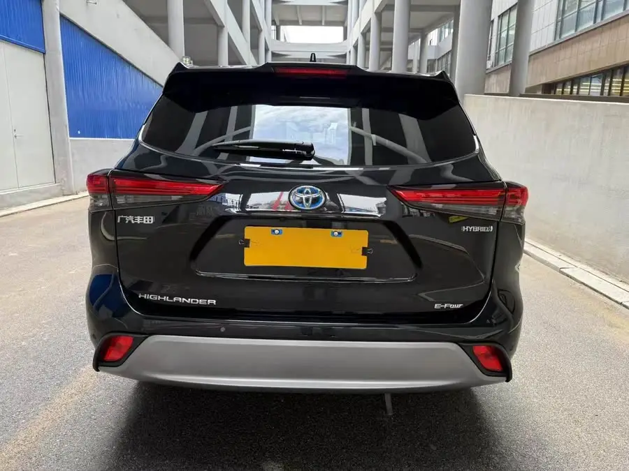 هايلاندر 2022 هايبرد 2.5 لتر دفع رباعي بريميوم 7 مقاعد