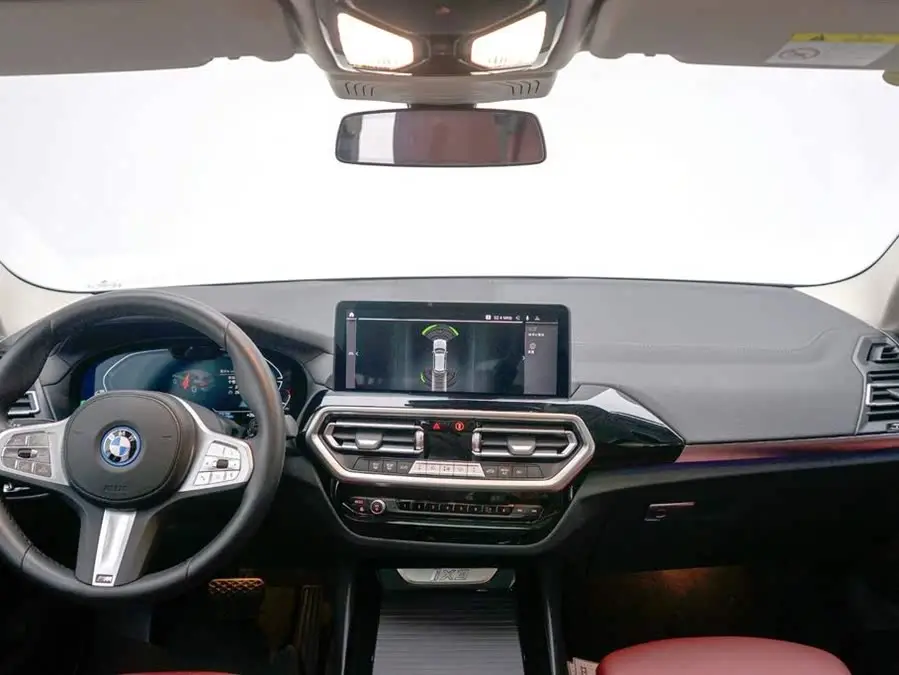 BMW iX3 2024 Leading Edition