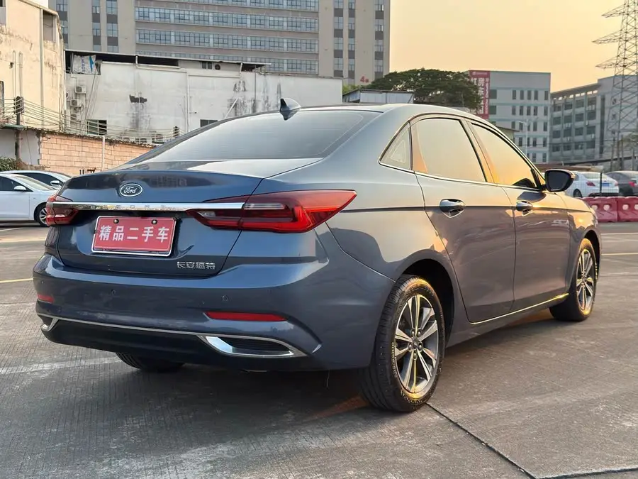 Ford Focus 2021 1.5L Automatic Diamond Edition