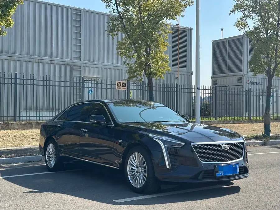 كاديلاك CT6 2022 28T الفاخرة