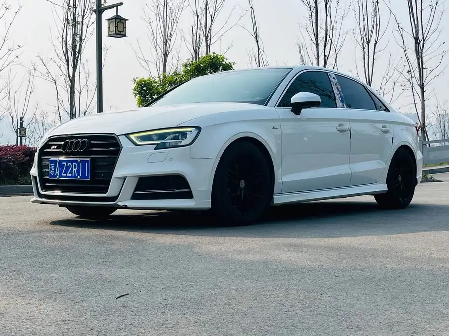 أودي A3 طراز 2020 ليموزين 35 TFSI إصدار الموضة الوطنية VI