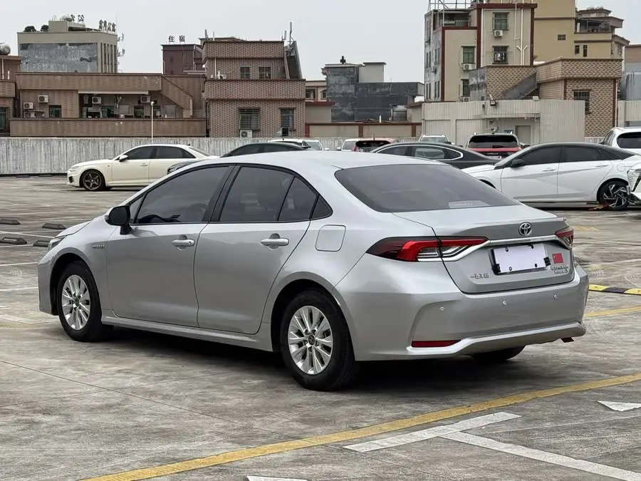 كورولا 2023 1.8 لتر هجين كهربائي ذكي إصدار رائد