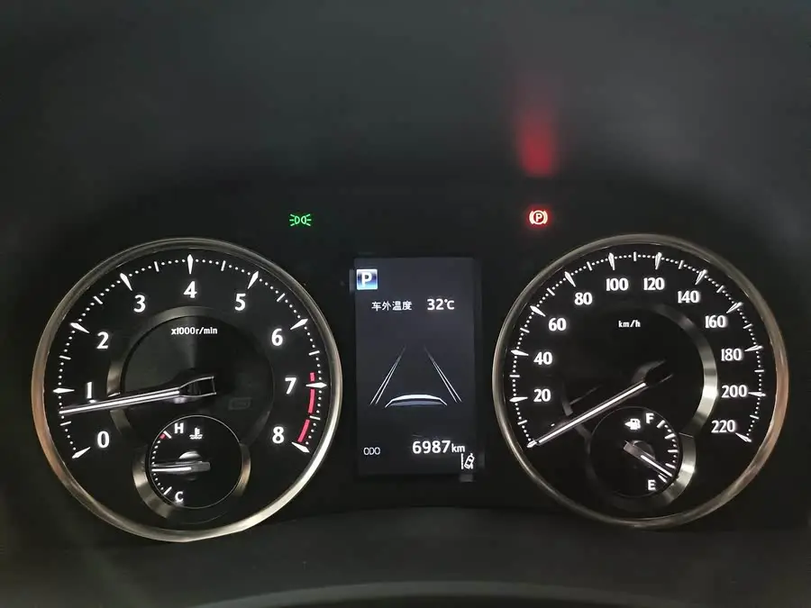 ألفارد 2023 بمحرك مزدوج 2.5 لتر إصدار الذهب المميز