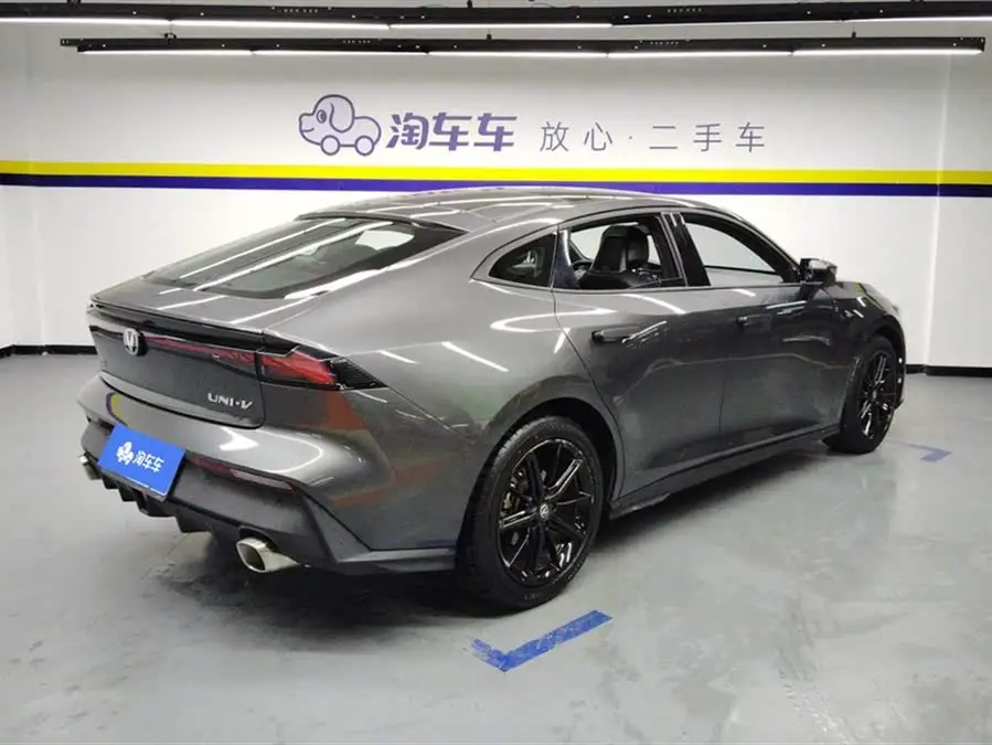 Changan UNI-V 2022 1.5T Premium