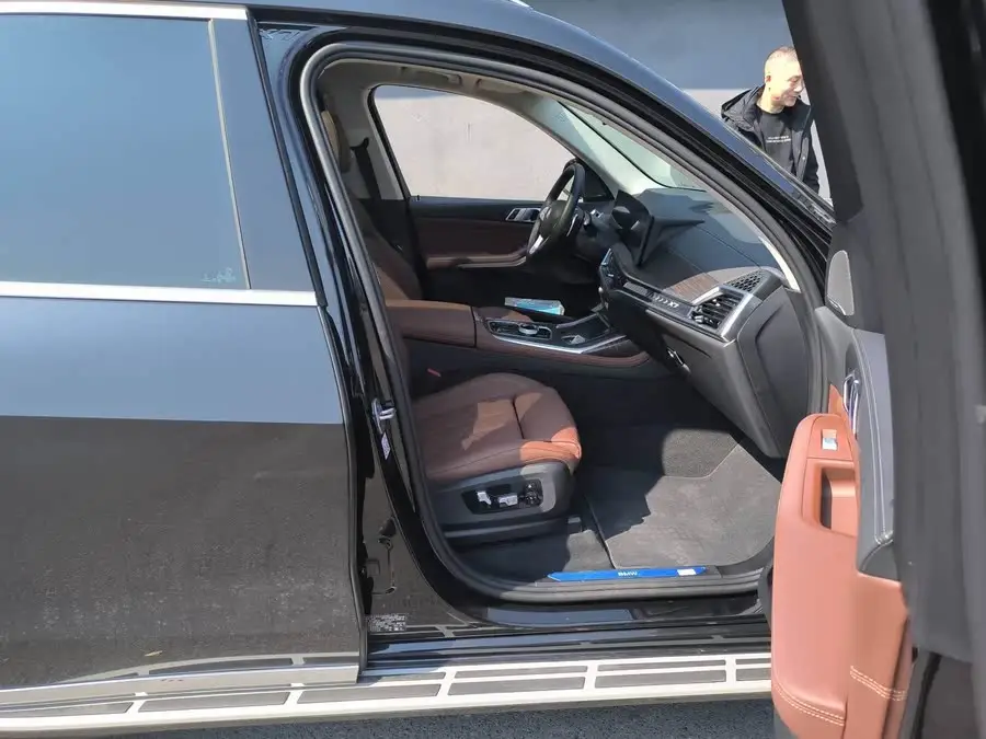 بي إم دبليو X7 2023 xDrive40i باقة فاخرة