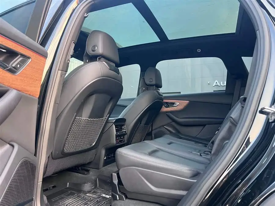 Audi Q7 2022 55 TFSI quattro S line Ice Snow Sport Edition