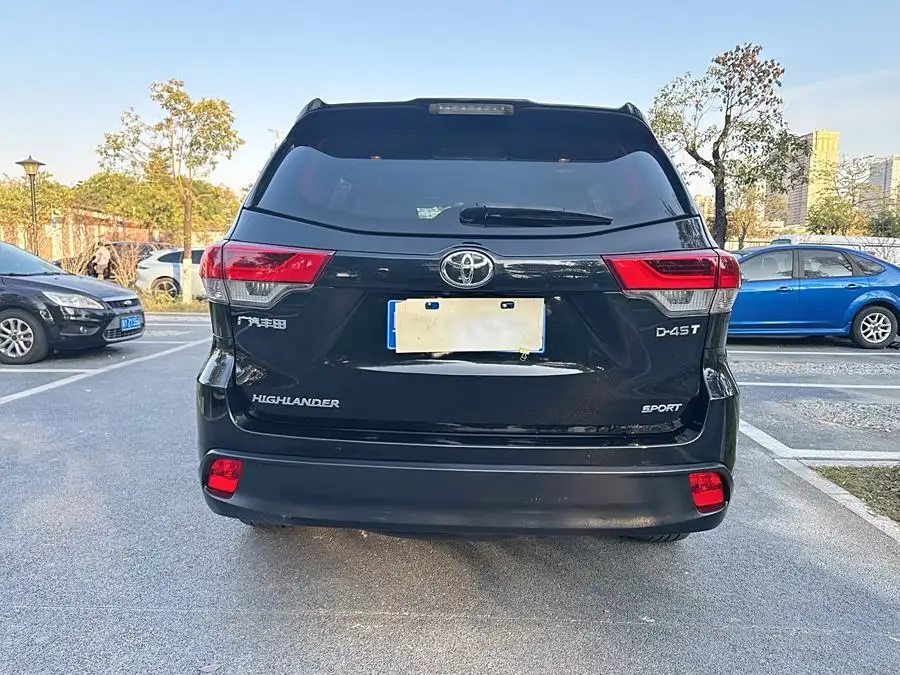 هاي لاندر 2021 2.0T دفع ثنائي فئة متميزة 7 مقاعد