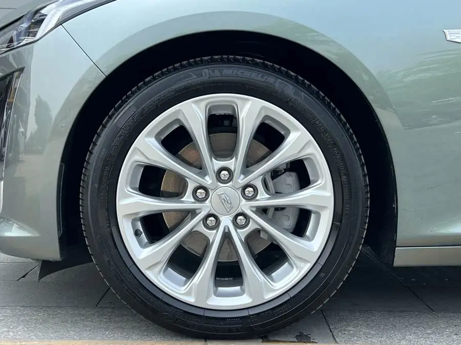 Cadillac CT5 2023 28T Luxury (Standard Version)