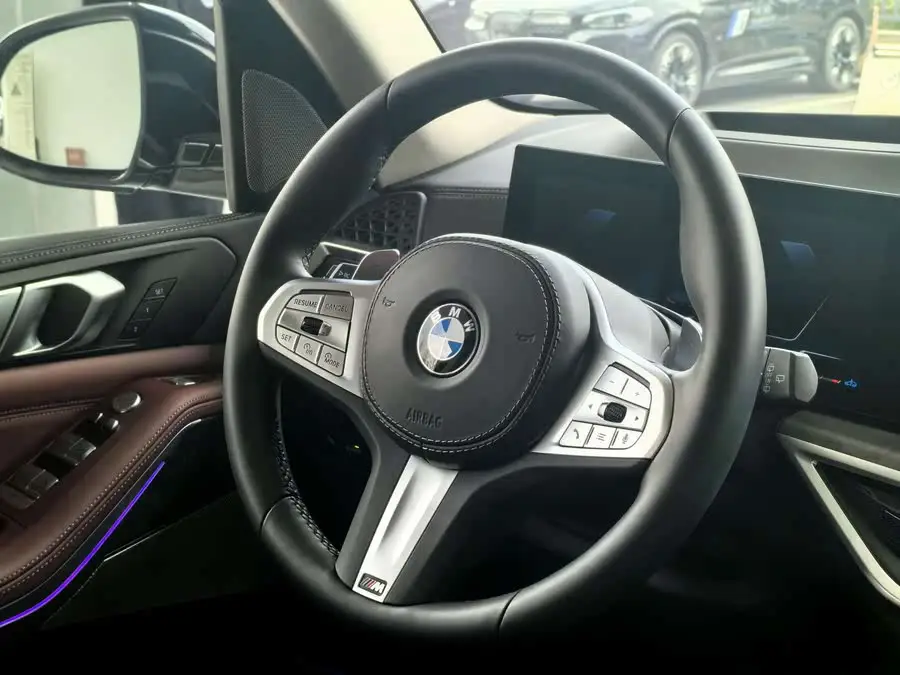 بي إم دبليو X5 2023 xDrive 30Li مجموعة M الرياضية المميزة