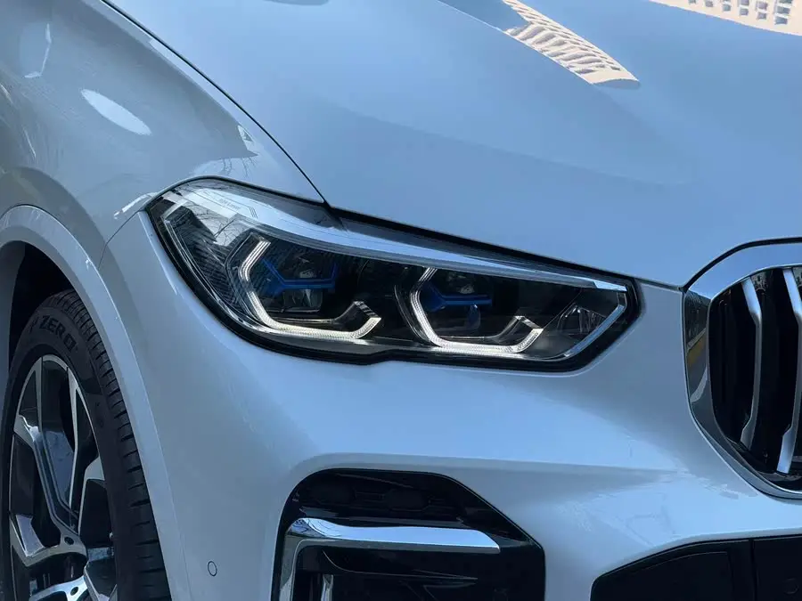 BMW X5 2022 xDrive 40Li M Sport Package