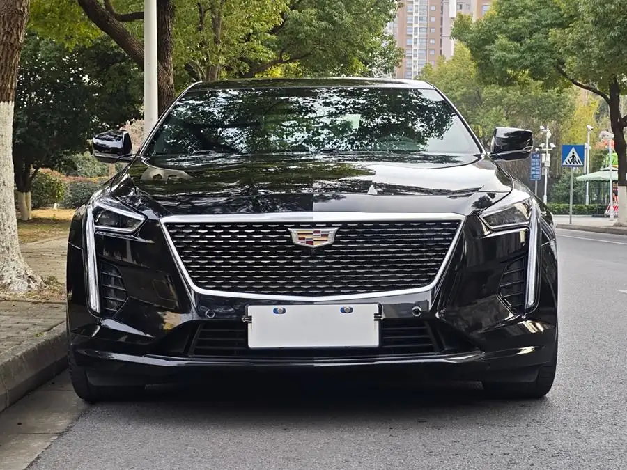 كاديلاك CT6 2022 28T فاخرة