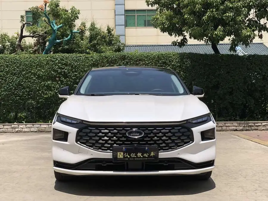 2023 فورد مونديوا إيكو بوست 245 الفاخرة