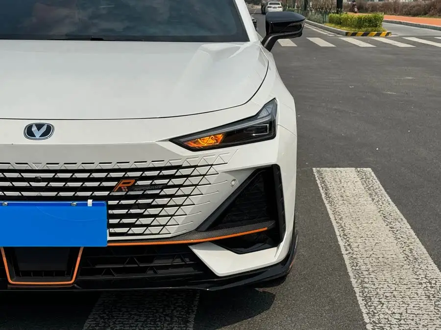 Changan UNI-V 2023 1.5T Sport Version