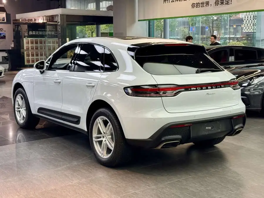 2023 Macan 2.0T