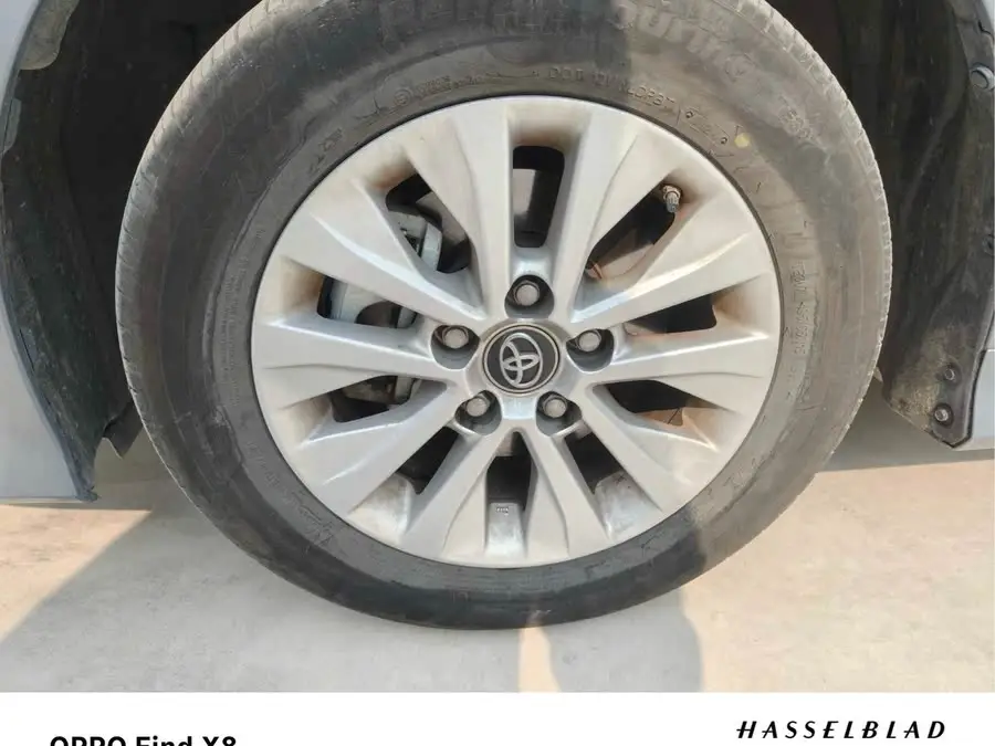 كورولا 2022 هايبرد 1.8 لتر E-CVT إصدار رائد