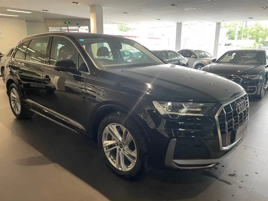 Audi Q7 2023 45 TFSI quattro S line Sport
