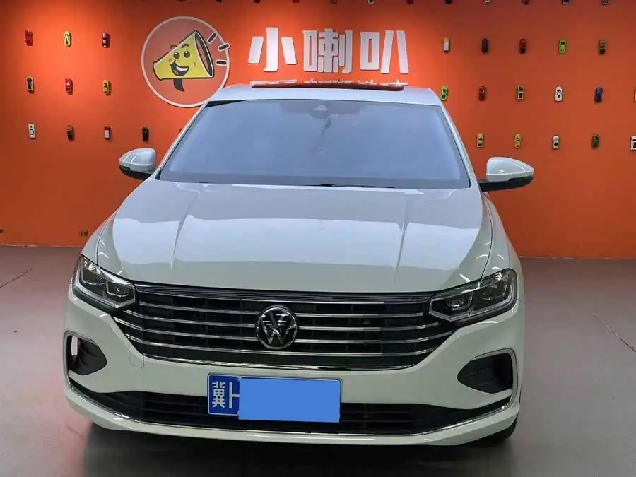 2024 لافيدا 300TSI DSG النسخة الكاملة