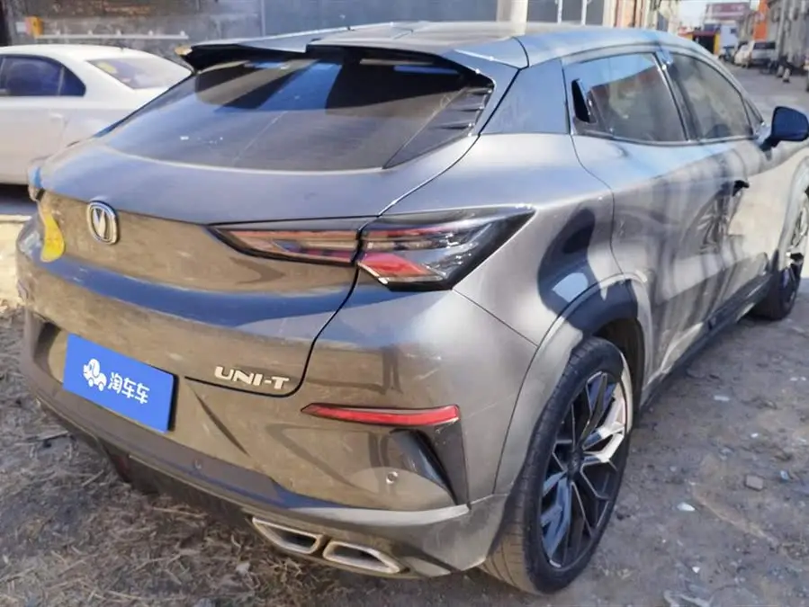 تشانجان UNI-T 2022 1.5T بريميوم