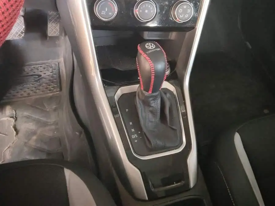 T-ROC 2021 موديل 280 TSI DSG دفع ثنائي إصدار النخبة الذكية المتصلة