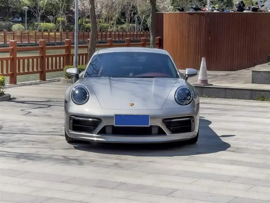 بورش 911 2023 كاريرا 3.0T