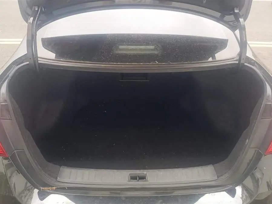 2022 نيسان سيلفي كلاسيك 1.6XL CVT الفاخرة