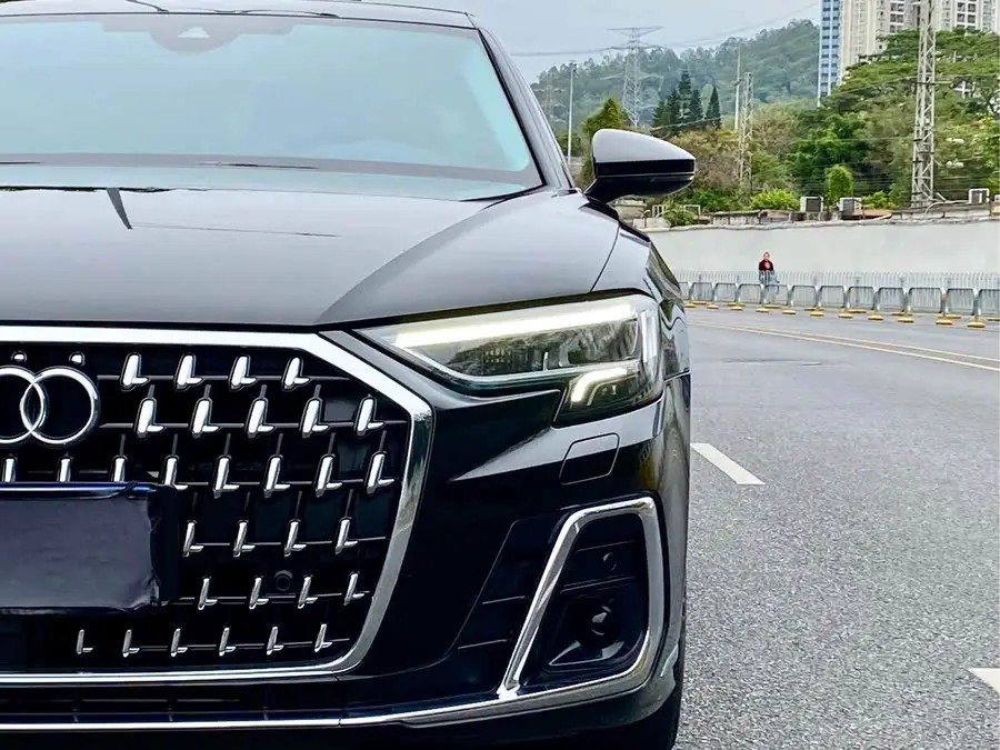 أودي A8 2023 A8L 45 TFSI كواترو فاخرة