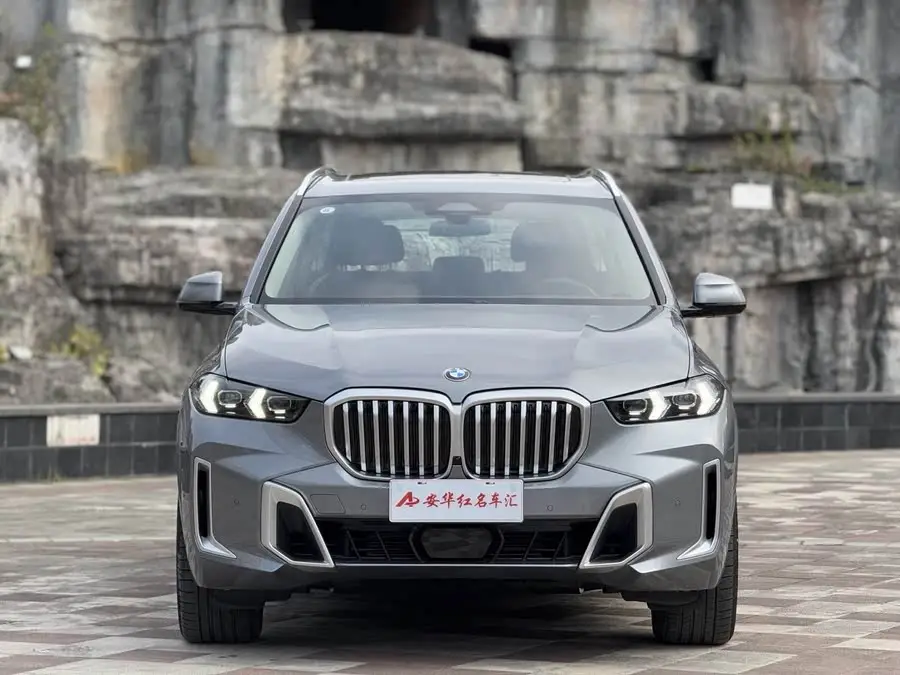بي إم دبليو X5 2023 xDrive 30Li M حزمة رياضية
