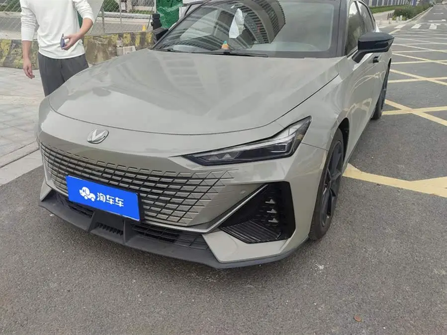 Changan UNI-V 2022 1.5T Premium