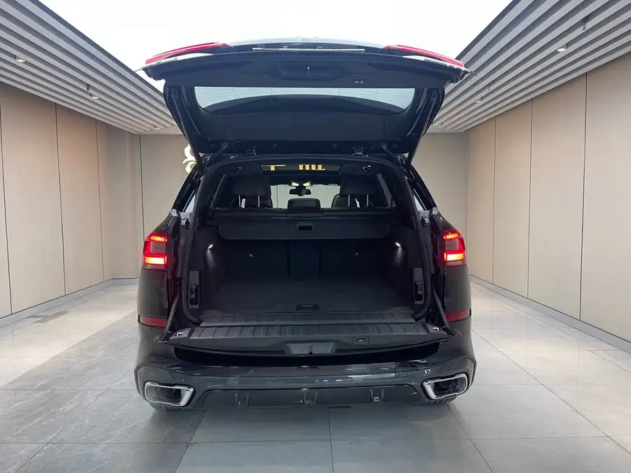 BMW X5 2022 xDrive 40Li M Sport Package