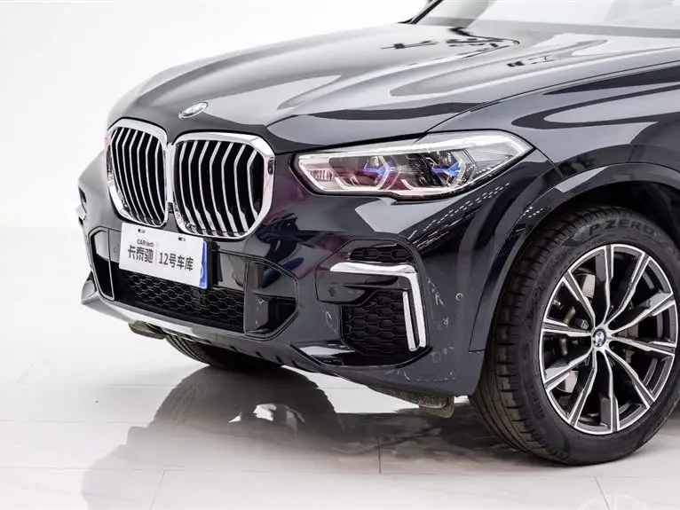بي إم دبليو X5 2022 طراز محدث xDrive 30Li حزمة M الرياضية