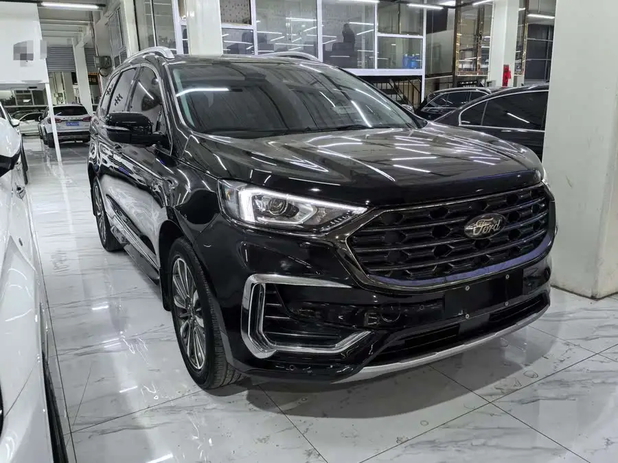 2021 Ford Edge PLUS EcoBoost 245 Two-Wheel Drive Luxury 7-Seater