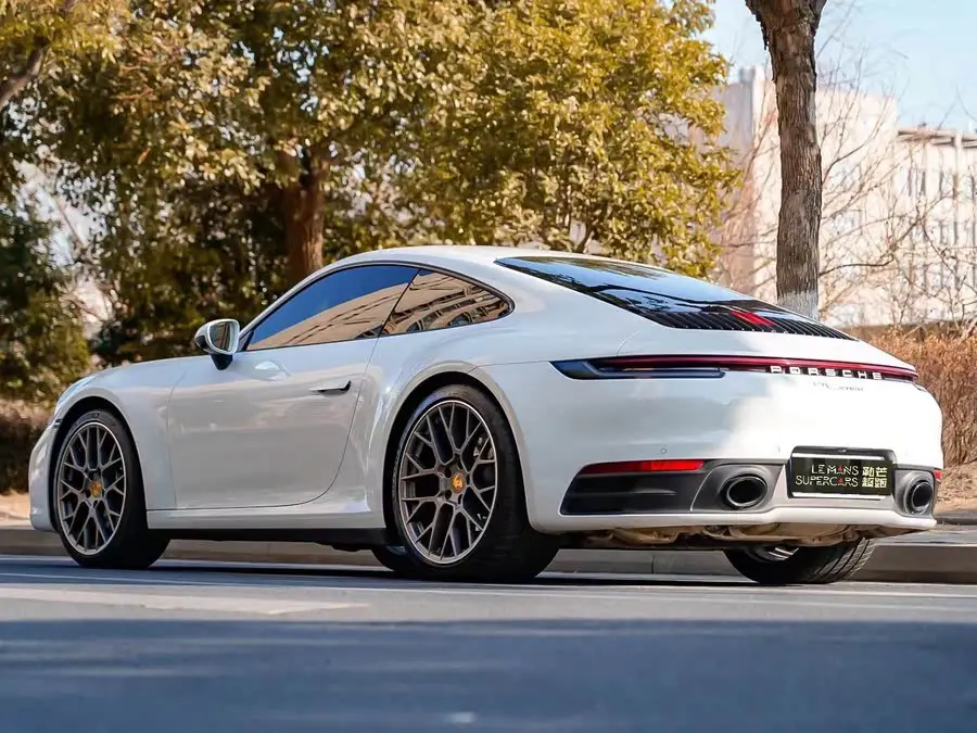 بورش 911 2023 كاريرا 3.0T